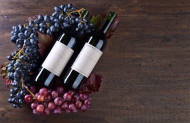 üzüm ve kırmızı şarap. 