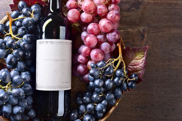 üzüm ve kırmızı şarap. 