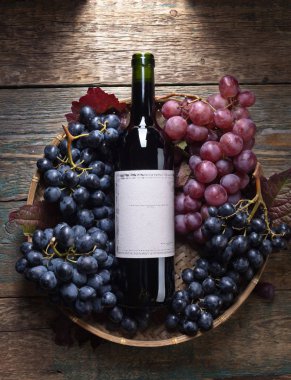 üzüm ve kırmızı şarap. 