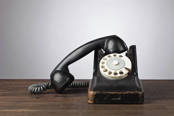 Starý černý telefon. — Stock fotografie