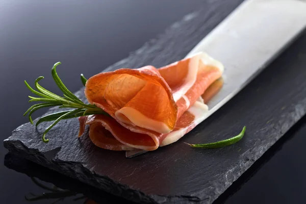 Prosciutto med rosmarin — Stockfoto