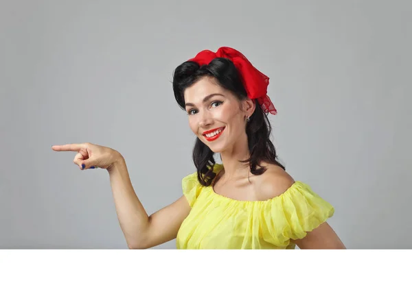 Mooie vrouw in pin-up stijl . — Stockfoto