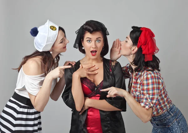 güzel kadınlar konuşmak .