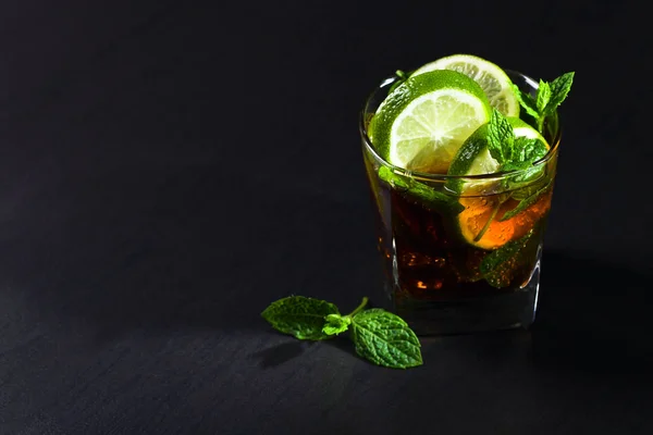 Cola med lime. — Stockfoto