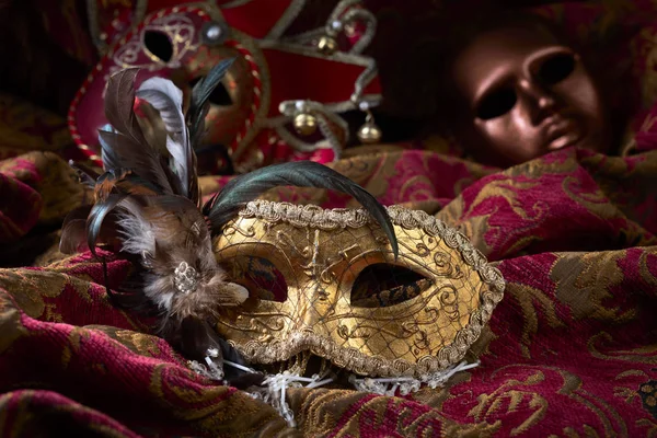 Régi karneváli maszkok . — Stock Fotó
