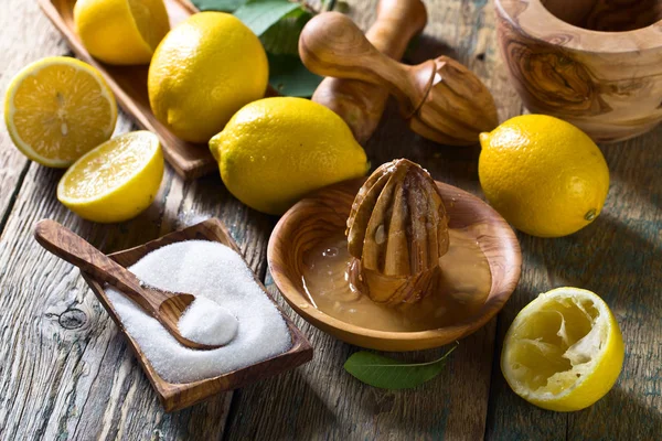 Sappige rijpe citroenen. — Stockfoto
