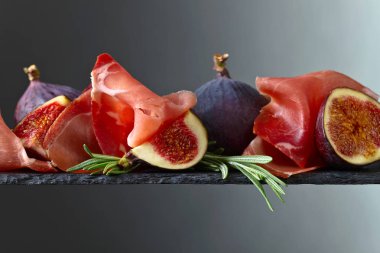 Prosciutto incir ile .