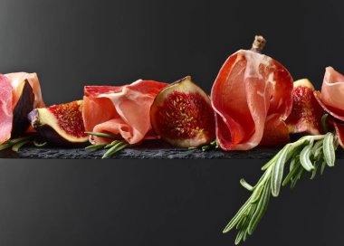 Prosciutto incir ile .