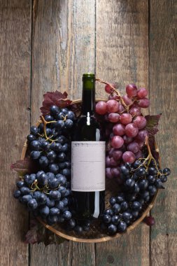 üzüm ve kırmızı şarap. 