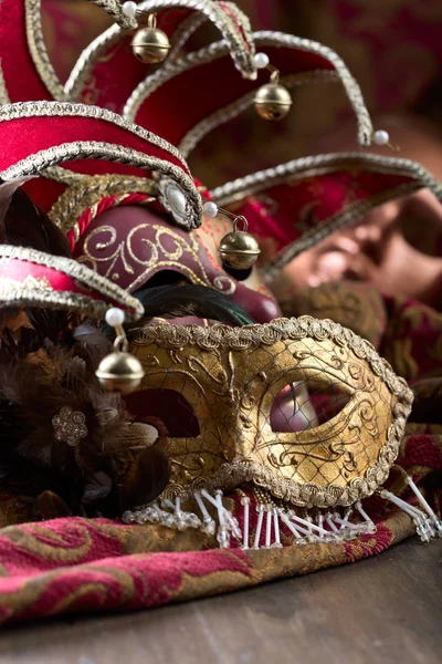 Старые карнавальные маски  . — стоковое фото