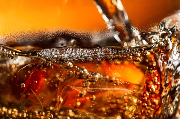 Primo piano di un bicchiere con alcool  . — Foto Stock