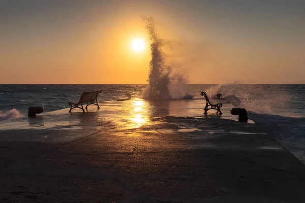 Pôr do sol no mar Mediterrâneo  . — Fotografia de Stock