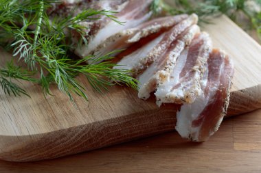 Pastırma ile baharat .