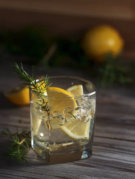 Cocktail mit Gin. — Stockfoto