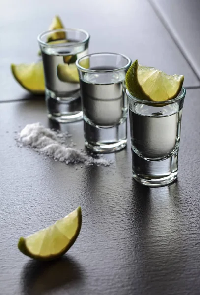 Tequila, lime och salt . — Stockfoto