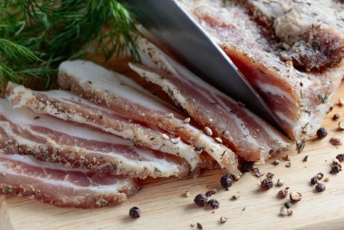 Pastırma ile baharat .