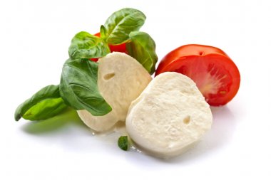  Domates ve yeşil fesleğen izole üzerinde beyaz bac ile mozzarella