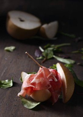 Prosciutto armut ve ıspanak ile .