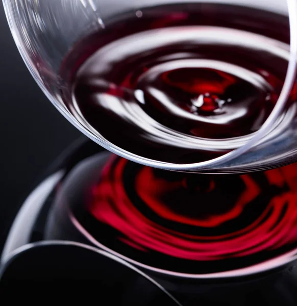 Glas rode wijn, macro schot . — Stockfoto