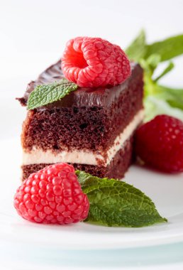 Çikolatalı kek Ahududu ve nane.