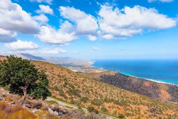 Beautiful landscape of Crete, sea and mountain. — Stock Photo, Image