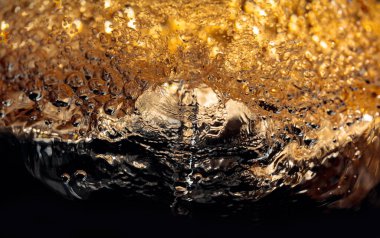 Beyaz şarap veya gazlı içecek, soyut sıçrama. 