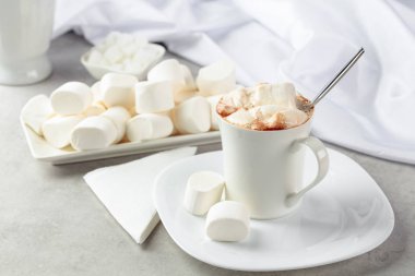 Şekerlemeli sıcak çikolata.. 