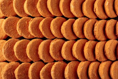 Sırayla donmuş hamburger köfteleri..