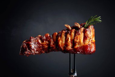 rosemary ile ızgara domuz pirzola . 