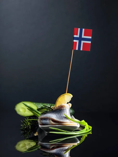 Norwegian herring with lemon, green cucumber, onion and rosemary — Stock Photo, Image