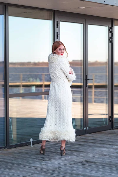 Beautiful Red Haired Woman White Knitted Coat — Stock Photo, Image