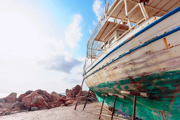 Vieux Navire Bois Cassé Sur Bord Mer Méditerranée — Photo