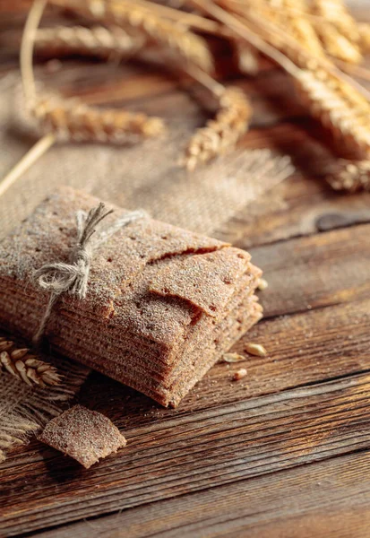 Galletas Centeno Orejas Una Vieja Mesa Madera Alimento Ecológico Saludable — Foto de Stock