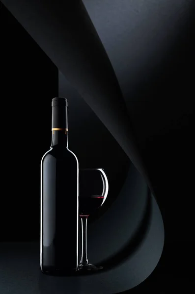 Bottle Glass Red Wine Black Background Copy Space — Stock Photo, Image