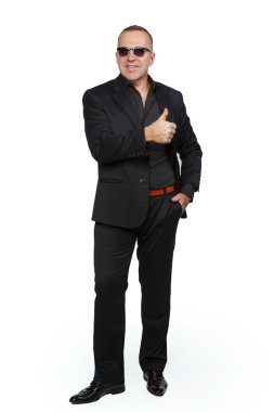 adam beyaz zemin üzerine