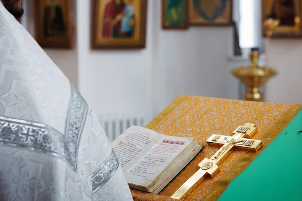 러시아의 교회에서 침례 — 스톡 사진