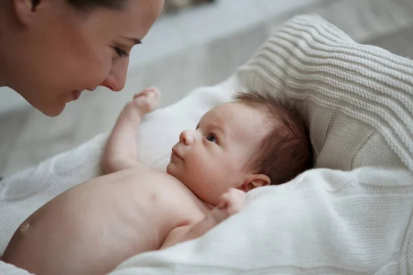 Portrait of happy mother and baby — Stock Photo, Image