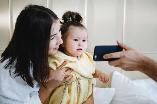 Mãe com seu bebê. — Fotografia de Stock