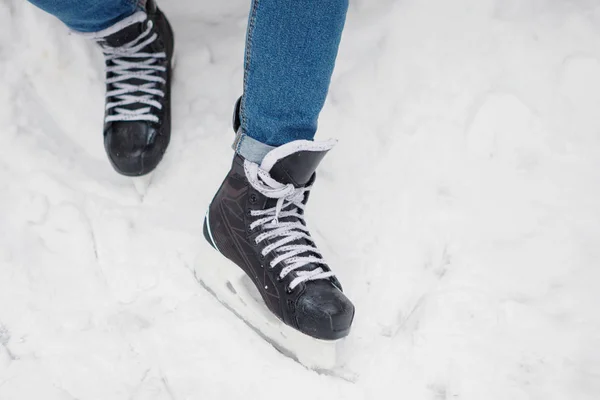 Male Legs Skating Ice Ice Rink Winter Outdoors Sport Active — Stock Photo, Image