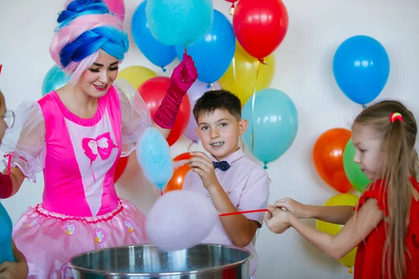 Gruppo Bambini Ragazzi Fanno Caramelle Cotone Vacanza — Foto Stock