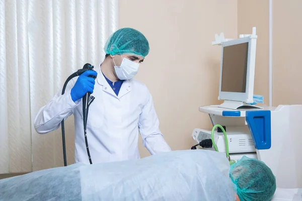 Gastroskopie Endoskopie Der Arzt Führt Eine Operation Mit Einem Gerät — Stockfoto