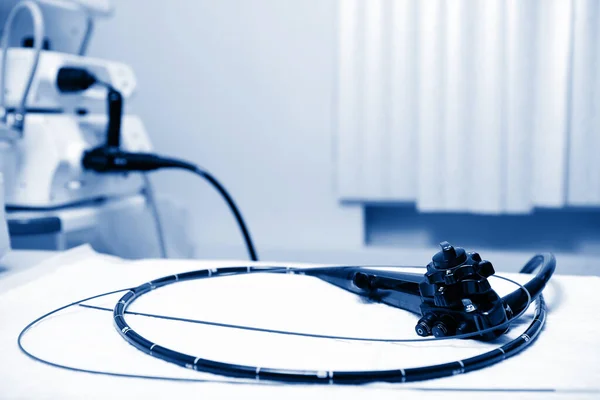 Gastroskopi, endoskopi. Boşluk araştırması için cihaz: fibrogastroduodenoskopi, mide araştırması.