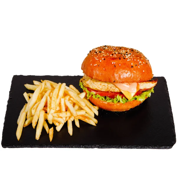 Smaczny Pyszny Burger Frytki Kotletem Sałatką Pomidorem Sosem Cebulą Majonezem — Zdjęcie stockowe