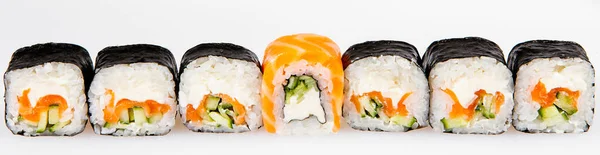 Set Giapponese Sushi Rotoli Anguilla Salmone Con Semi Sesamo Uno — Foto Stock