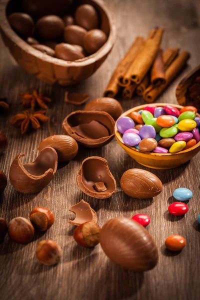 Ovos de chocolate sortidos para a Páscoa — Fotografia de Stock