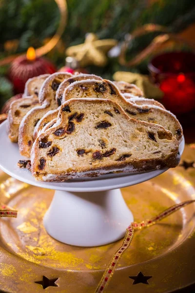 Christstollen mit Plätzchen — Stockfoto