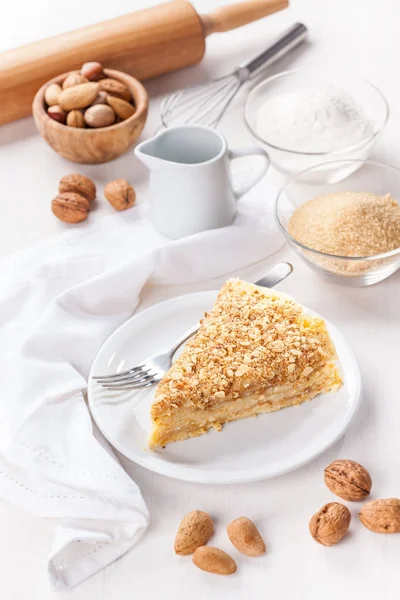 Délicieux gâteau aux noix — Photo