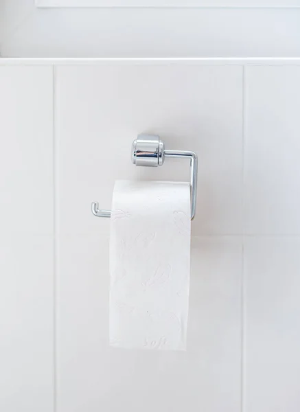 Last Toilet Paper Roll Hanging Holder Symbol Shopper Panic Corona — Stock Photo, Image