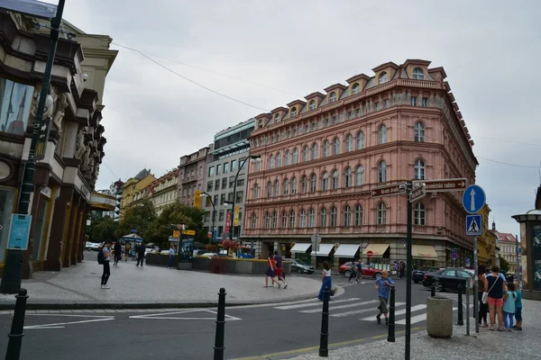 Praga cidade vista de rua — Fotografia de Stock