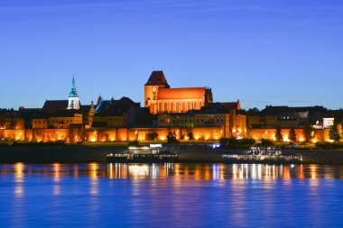 Torun şehir gece görünümü